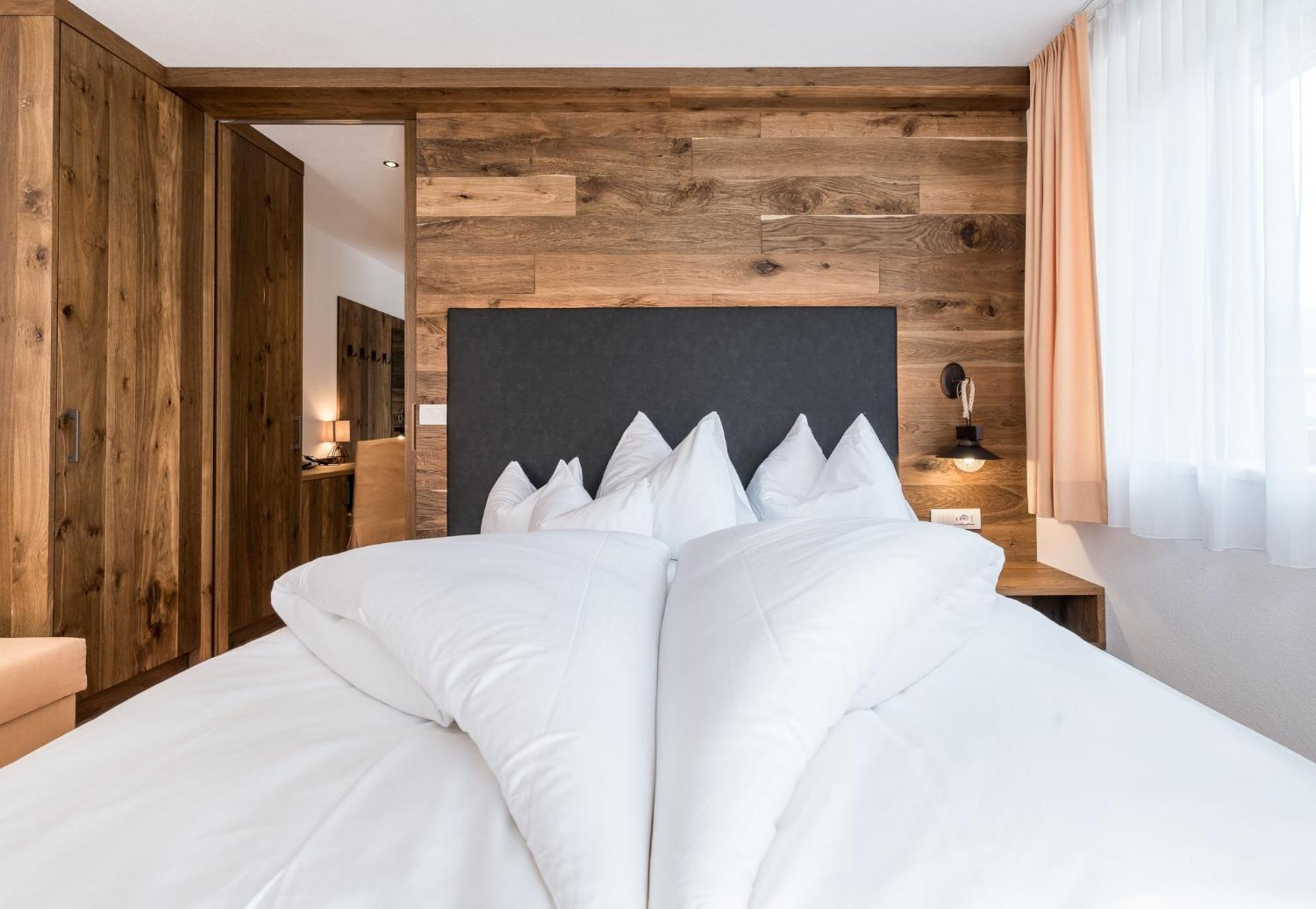 Hotel B&B Feldmessner Bruneck Exteriör bild